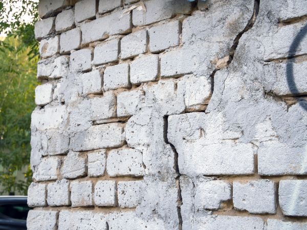 Cracked Brick Wall Repair in San Rafael
